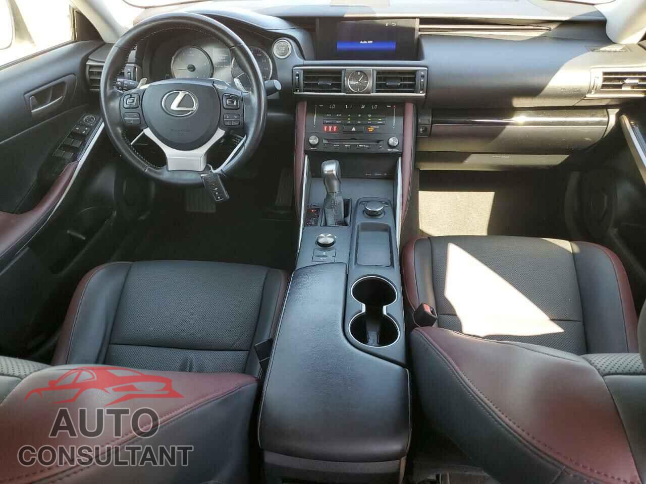LEXUS IS 2017 - JTHBA1D29H5050898