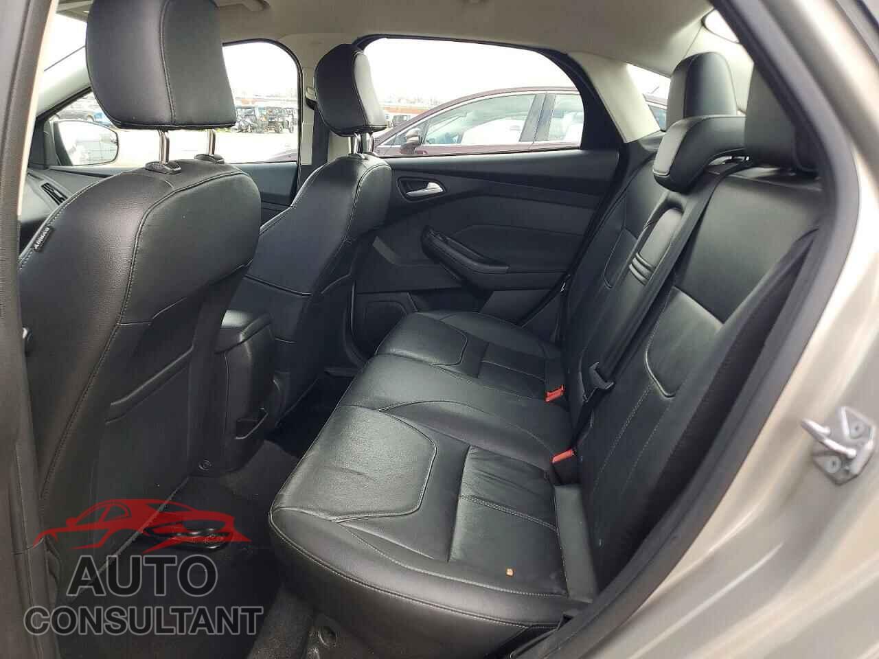 FORD FOCUS 2015 - 1FADP3F28FL333633