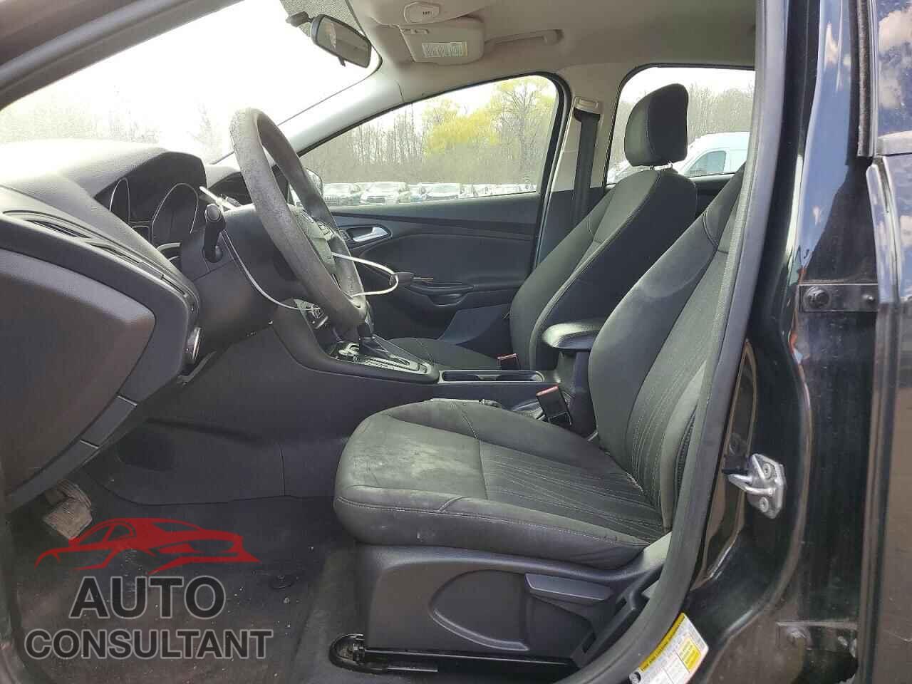 FORD FOCUS 2015 - 1FADP3F21FL213723