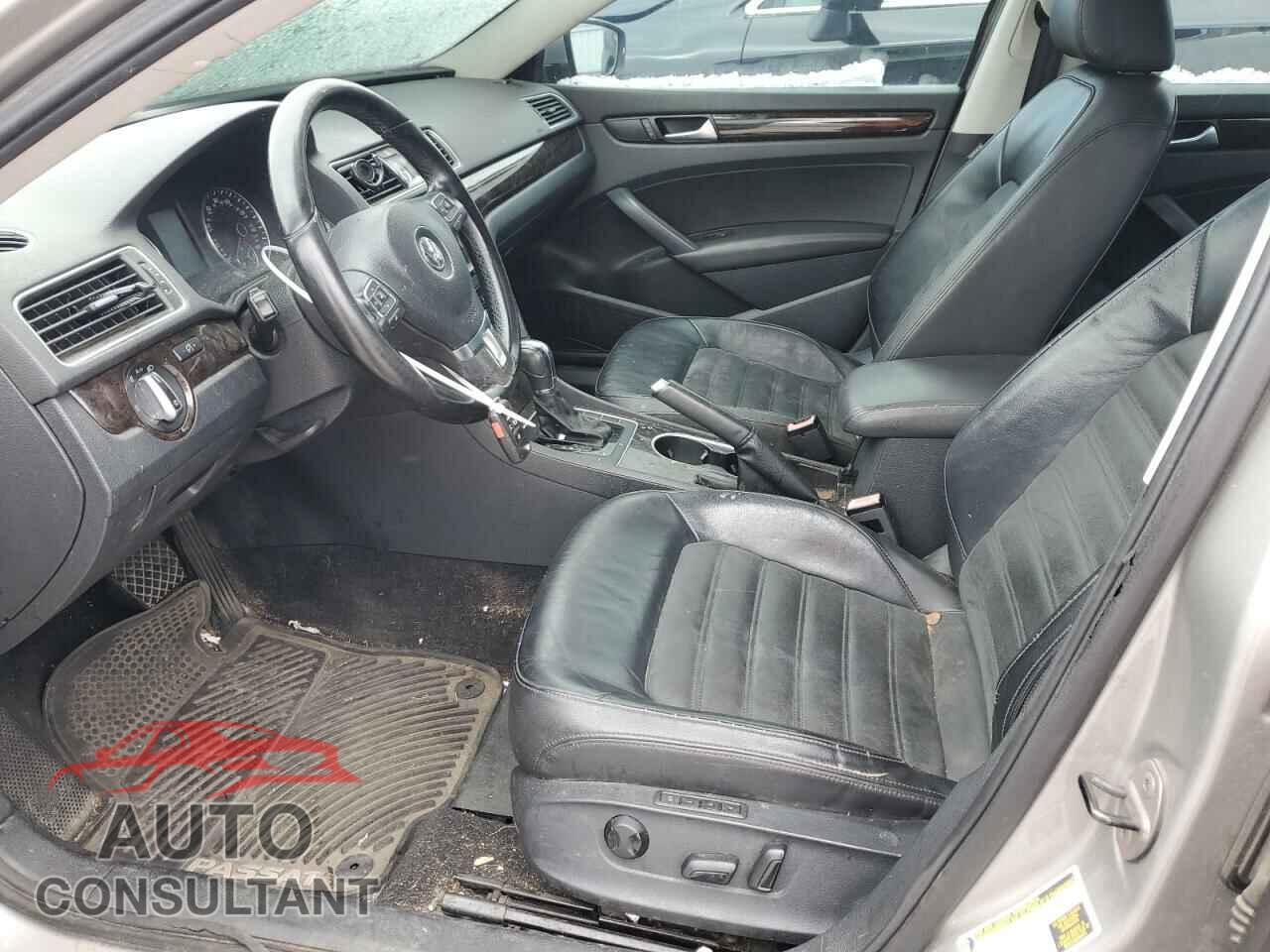 VOLKSWAGEN PASSAT 2014 - 1VWCT7A30EC008902