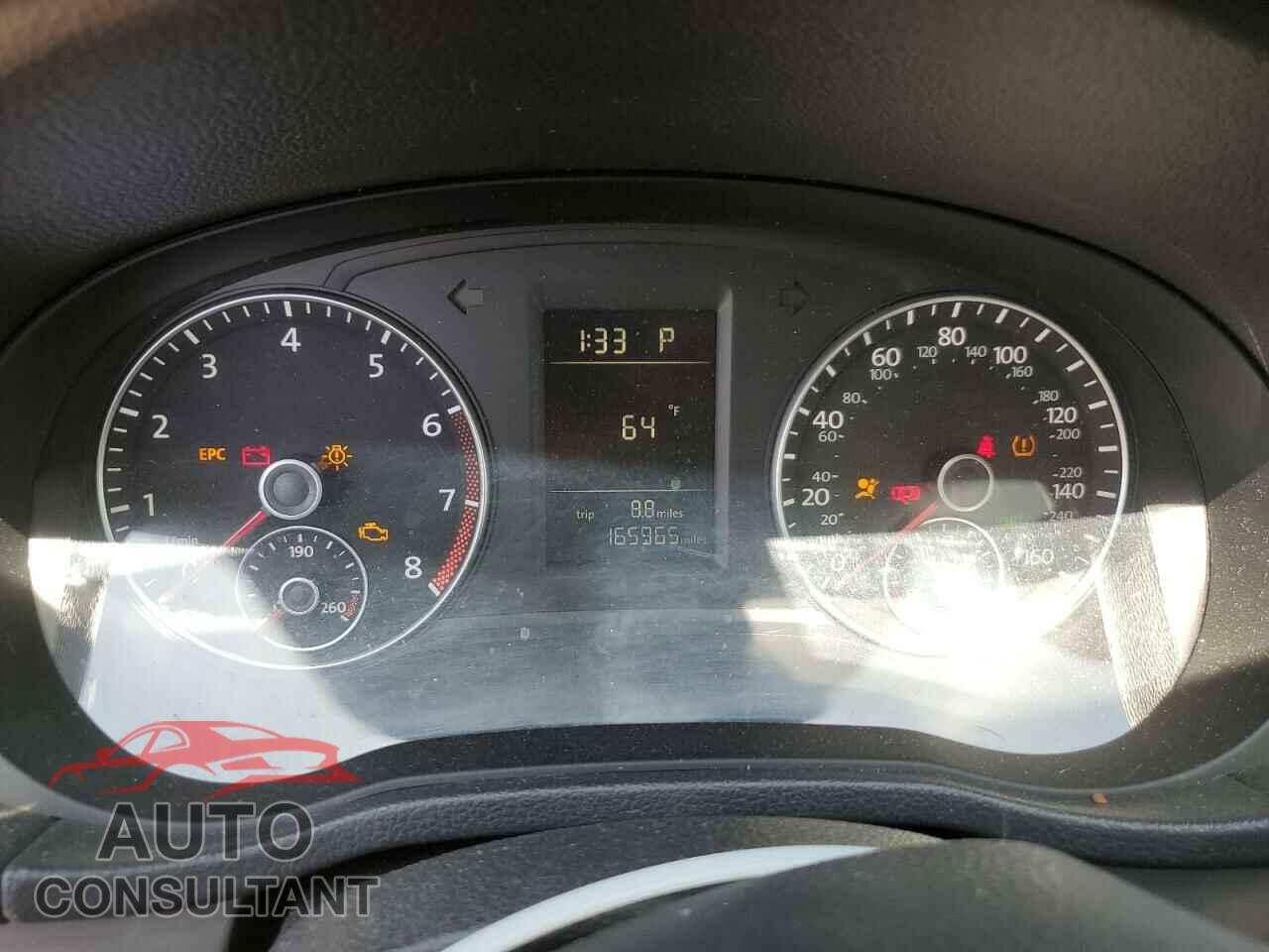 VOLKSWAGEN PASSAT 2015 - 1VWAT7A37FC019890