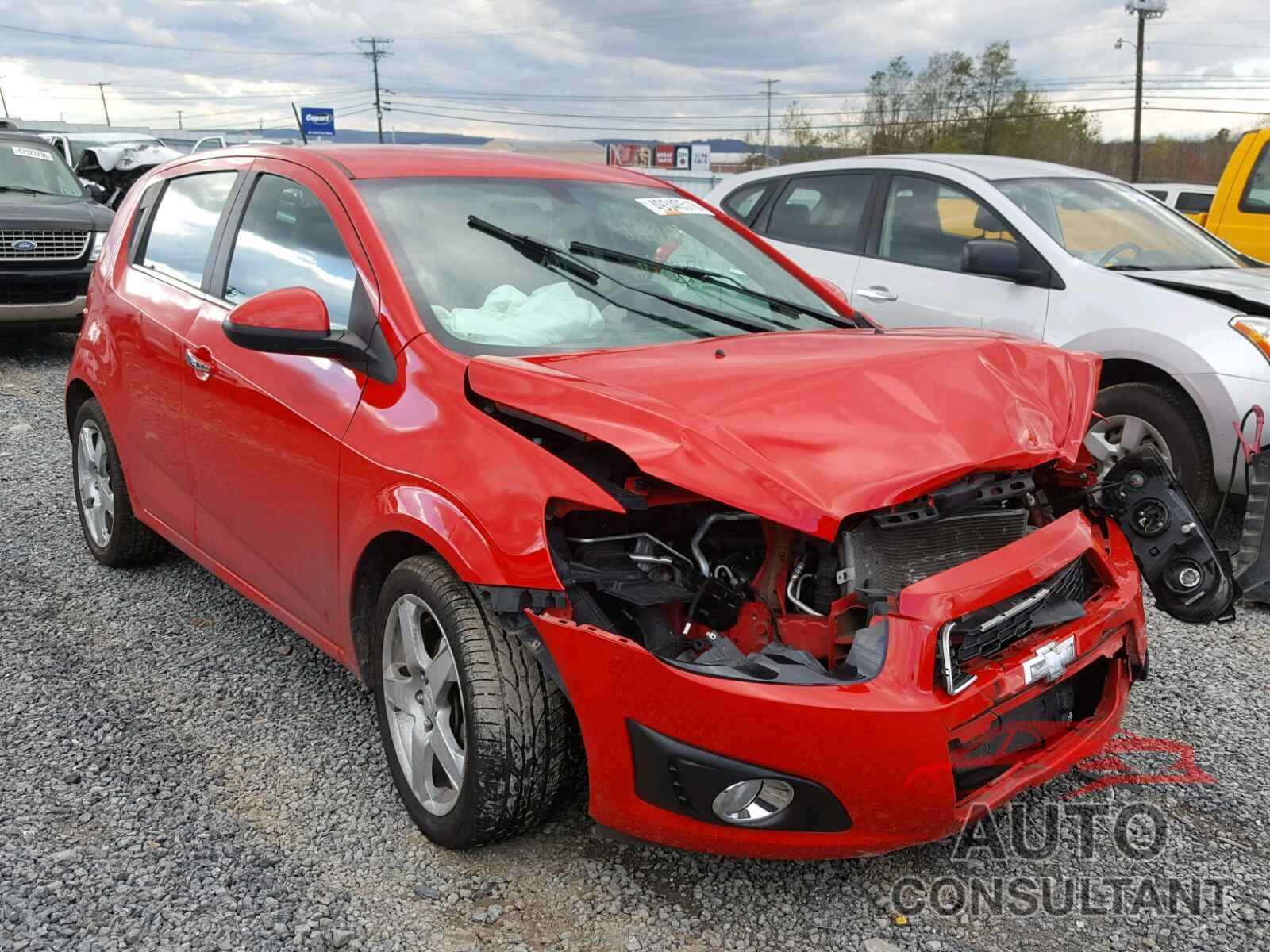 CHEVROLET SONIC 2015 - 1G1JE6SB6F4123707