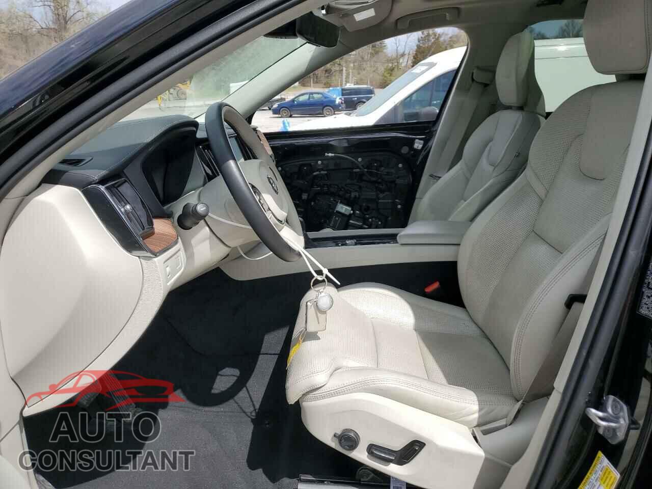 VOLVO XC60 2019 - LYVA22RL8KB278111