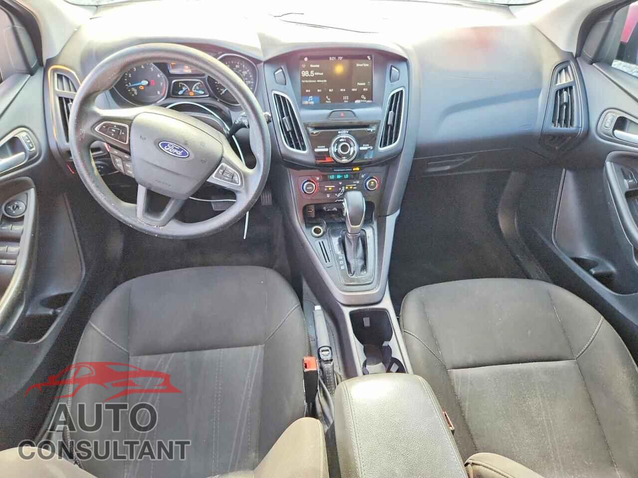 FORD FOCUS 2017 - 1FADP3M22HL225546