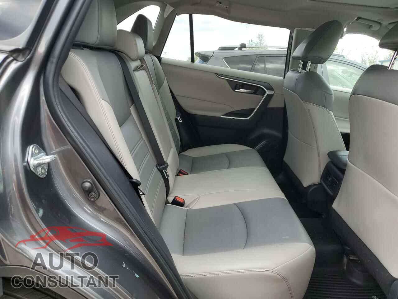 TOYOTA RAV4 2023 - 2T3A1RFVXPC334603