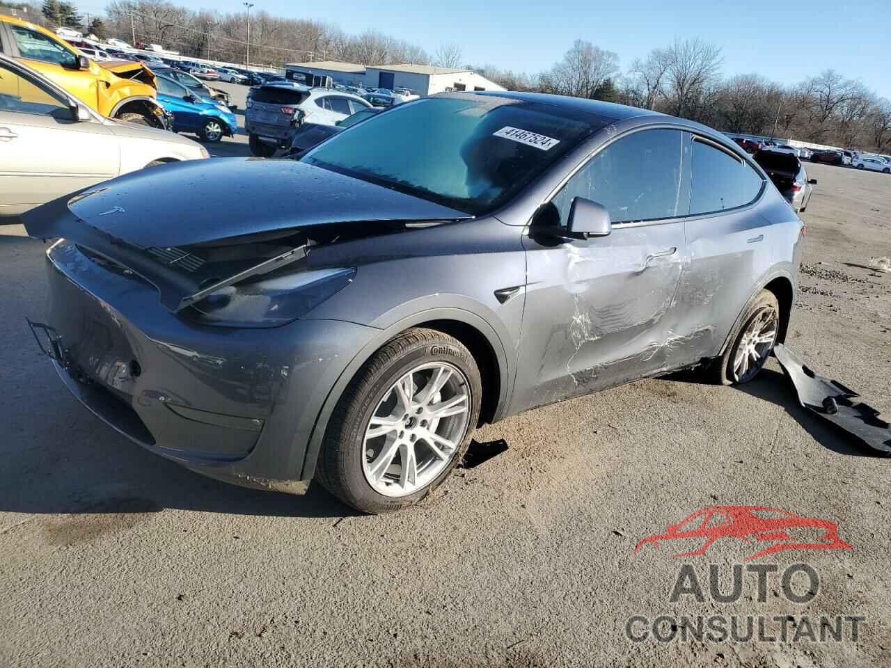 TESLA MODEL Y 2023 - 7SAYGAEEXPF742798