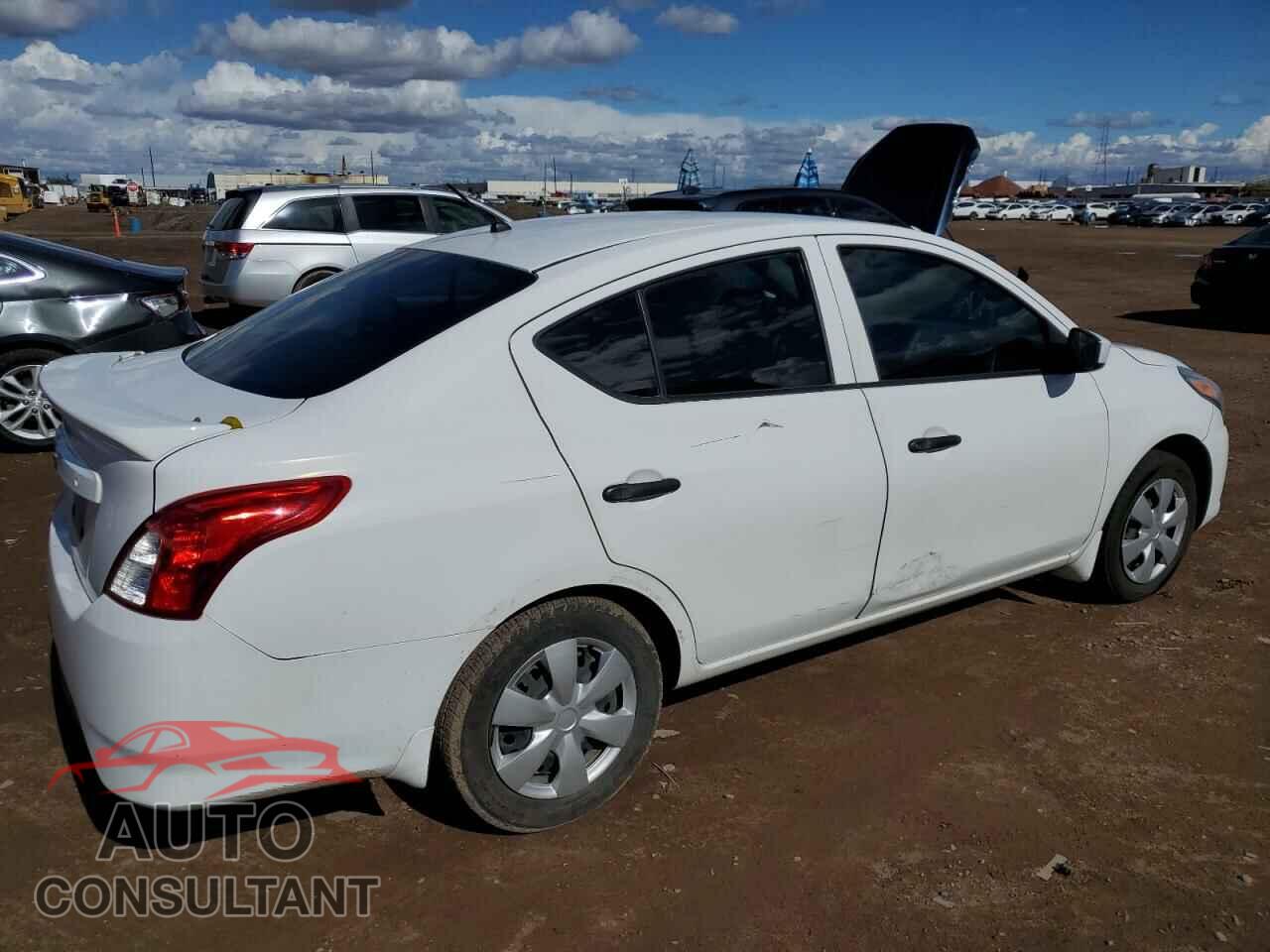 NISSAN VERSA 2017 - 3N1CN7AP7HL811833