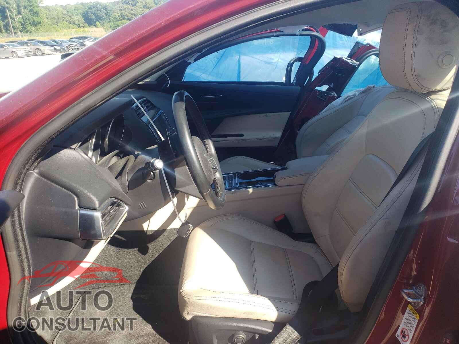 JAGUAR XE 2017 - SAJAE4BV6HA968908