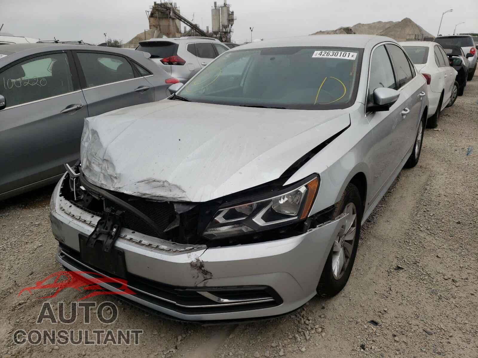 VOLKSWAGEN PASSAT 2017 - 1VWAT7A38HC042081