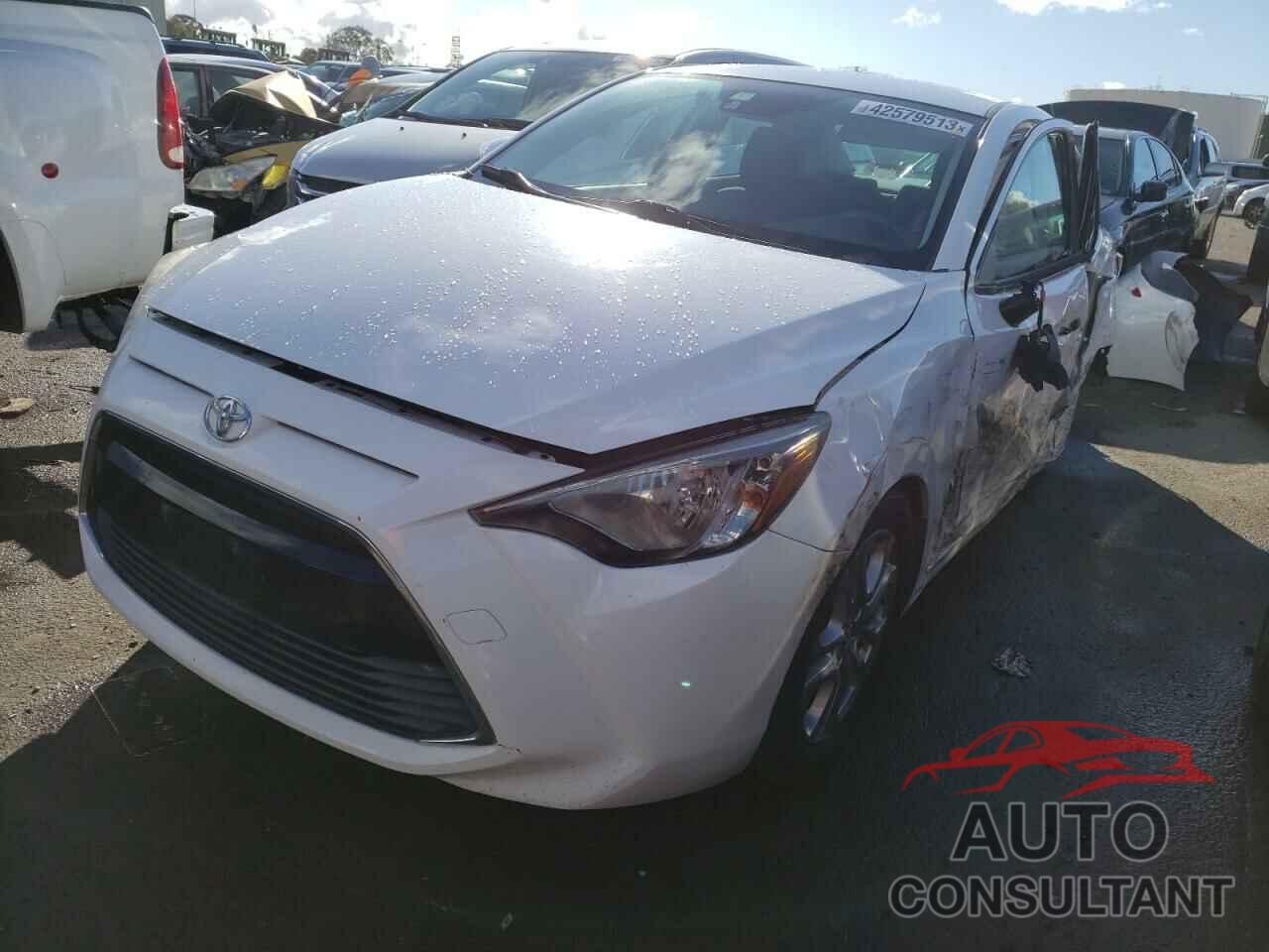 TOYOTA YARIS 2017 - 3MYDLBYV5HY175321
