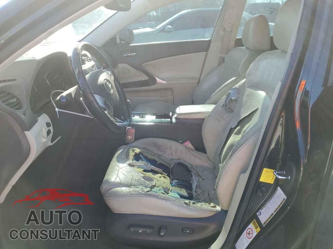 LEXUS IS 2011 - JTHBF5C27B5150662