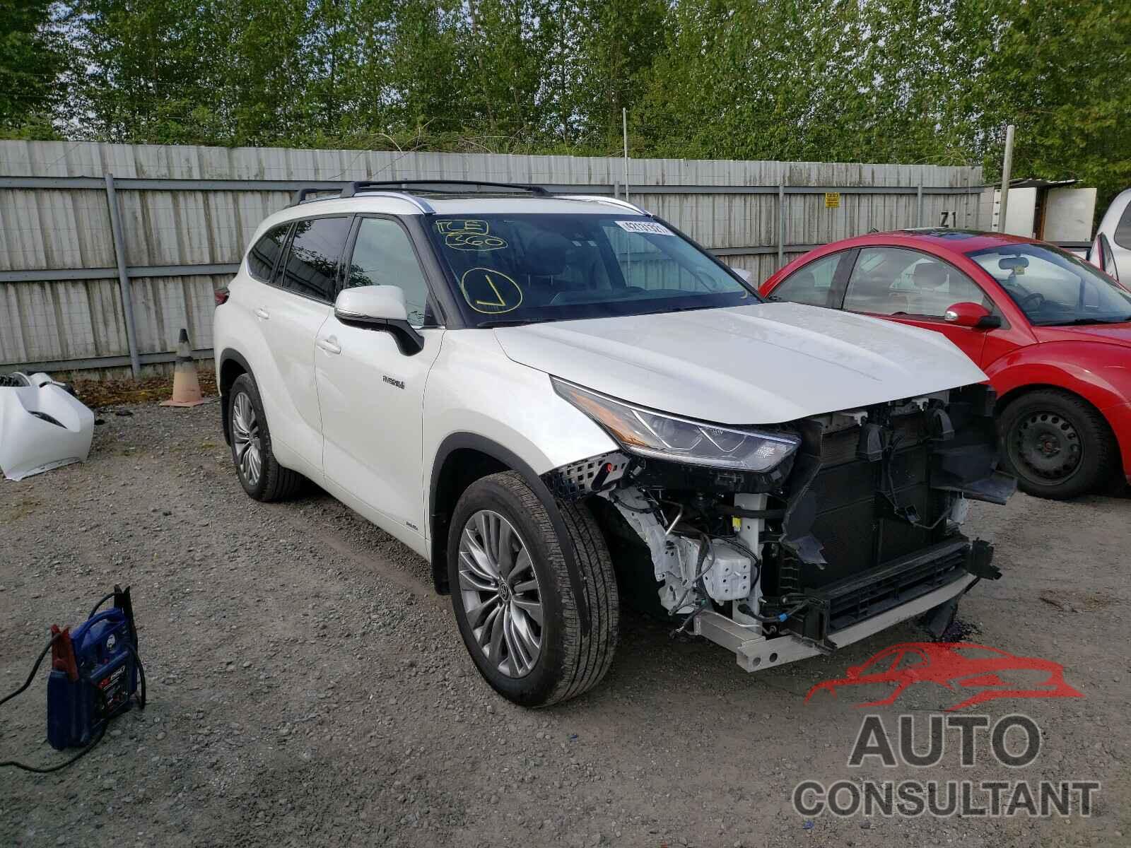 TOYOTA HIGHLANDER 2021 - 5TDEBRCH6MS022500