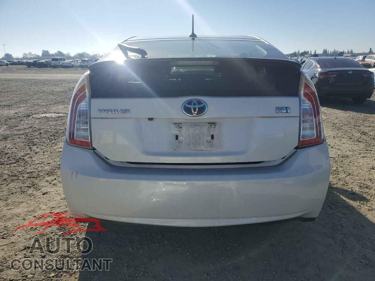 TOYOTA PRIUS 2014 - JTDKN3DU8E1772529