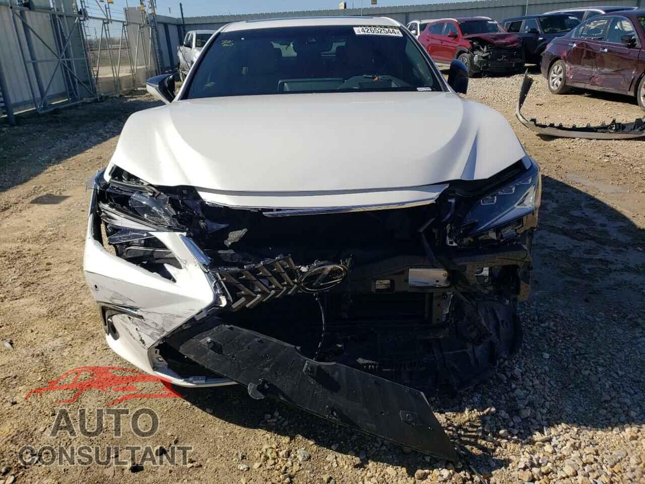 LEXUS ES300 2024 - 58AFA1C11RU039482