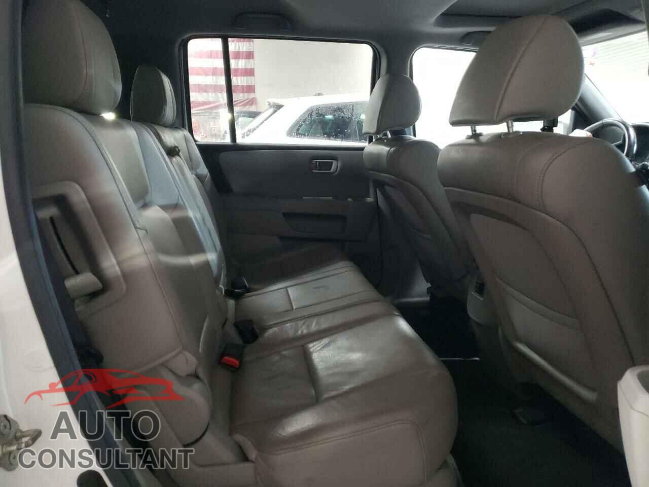 HONDA PILOT 2013 - 5FNYF4H50DB012357