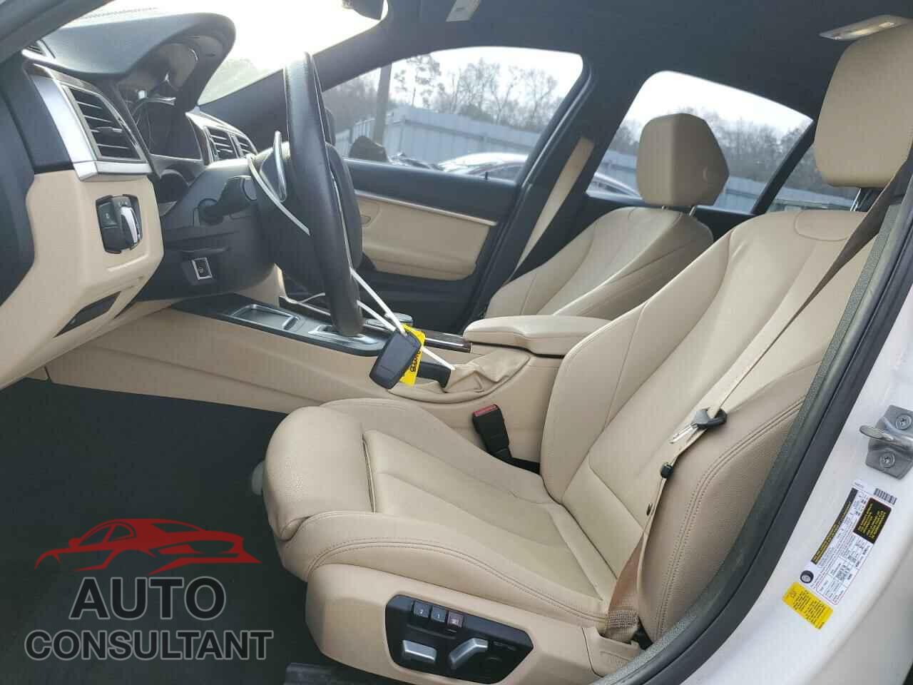 BMW 3 SERIES 2018 - WBA8B9C54JEE82677