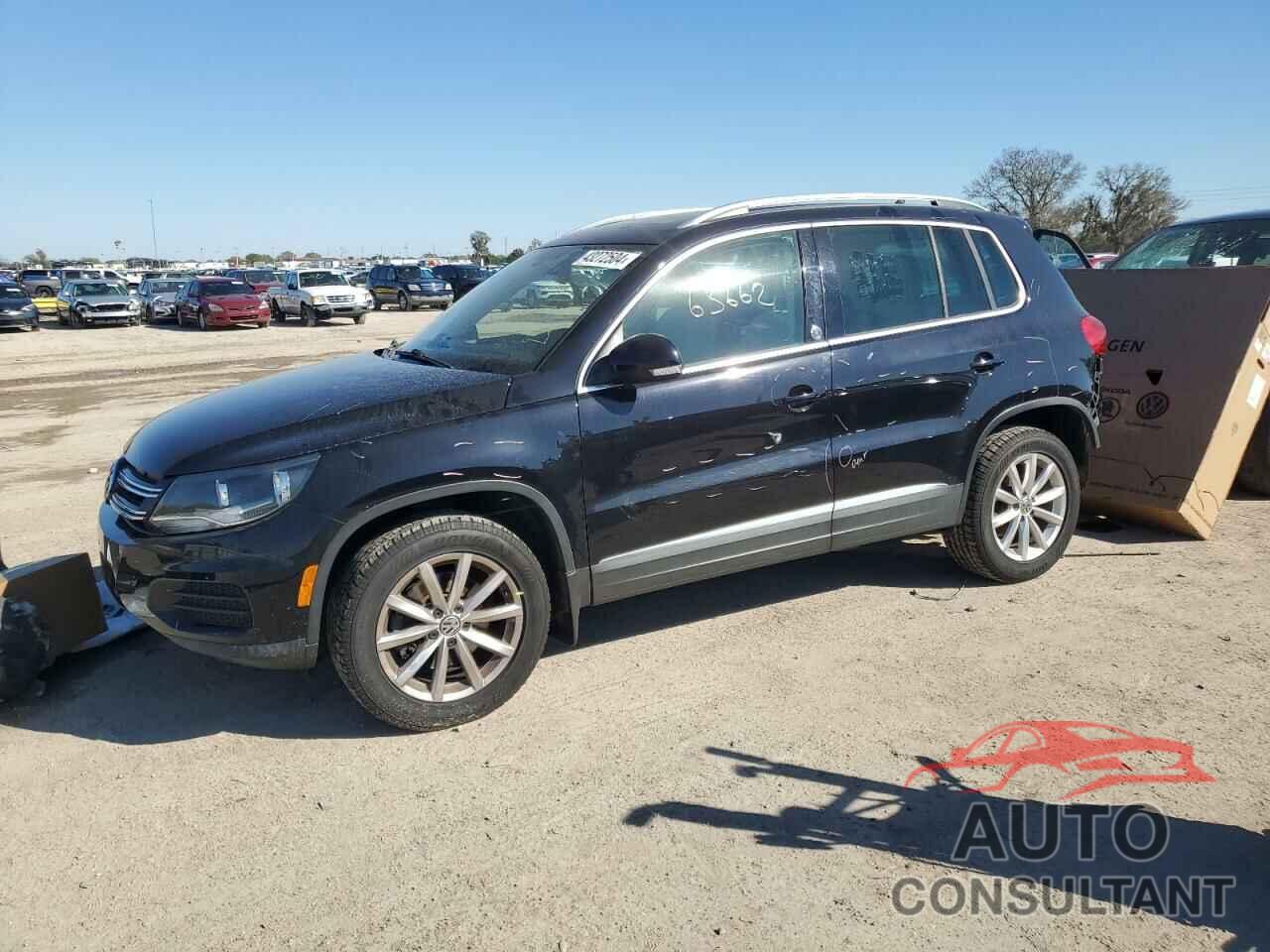 VOLKSWAGEN TIGUAN 2017 - WVGSV7AX1HK030103