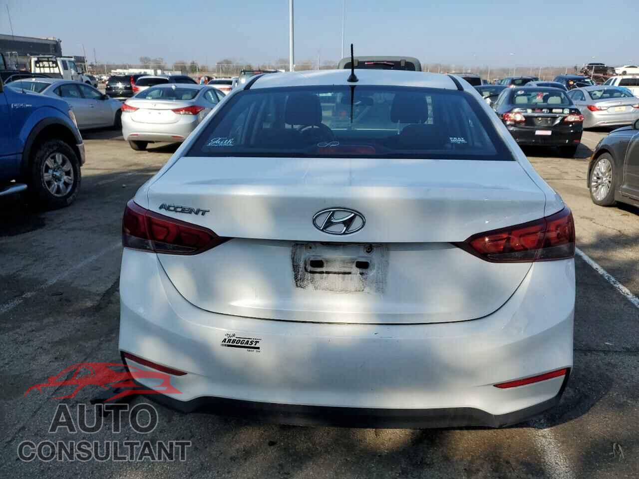 HYUNDAI ACCENT 2018 - 3KPC24A37JE007334