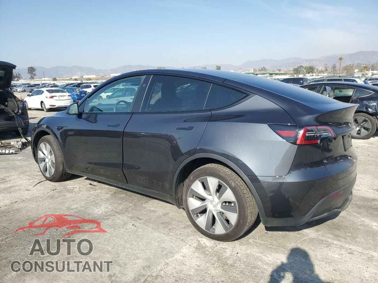 TESLA MODEL Y 2024 - 7SAYGDEE5RF005285