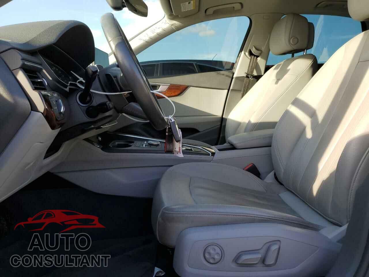 AUDI A4 2019 - WAUGMAF46KN004656
