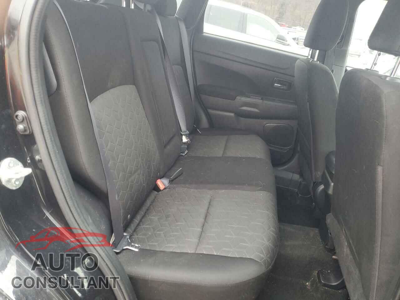 MITSUBISHI OUTLANDER 2020 - JA4AR3AU5LU026789