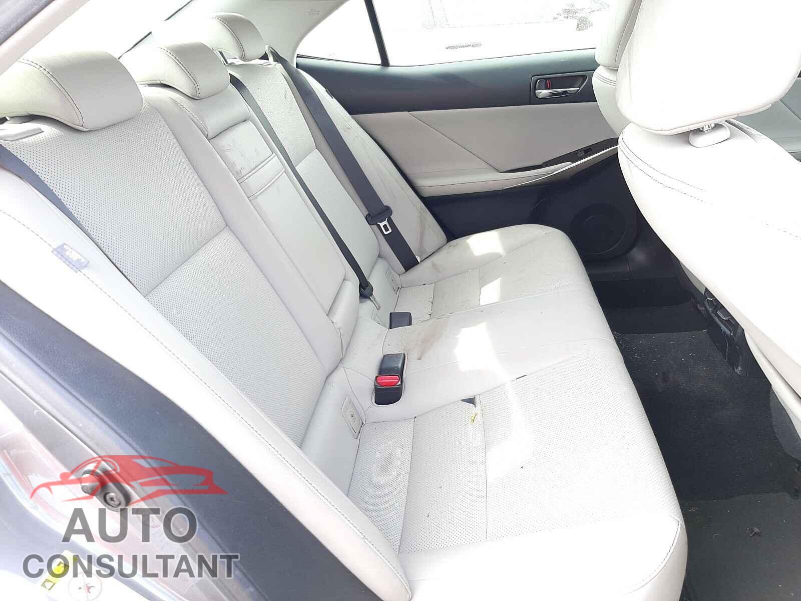 LEXUS IS 2016 - JTHBA1D25G5030467