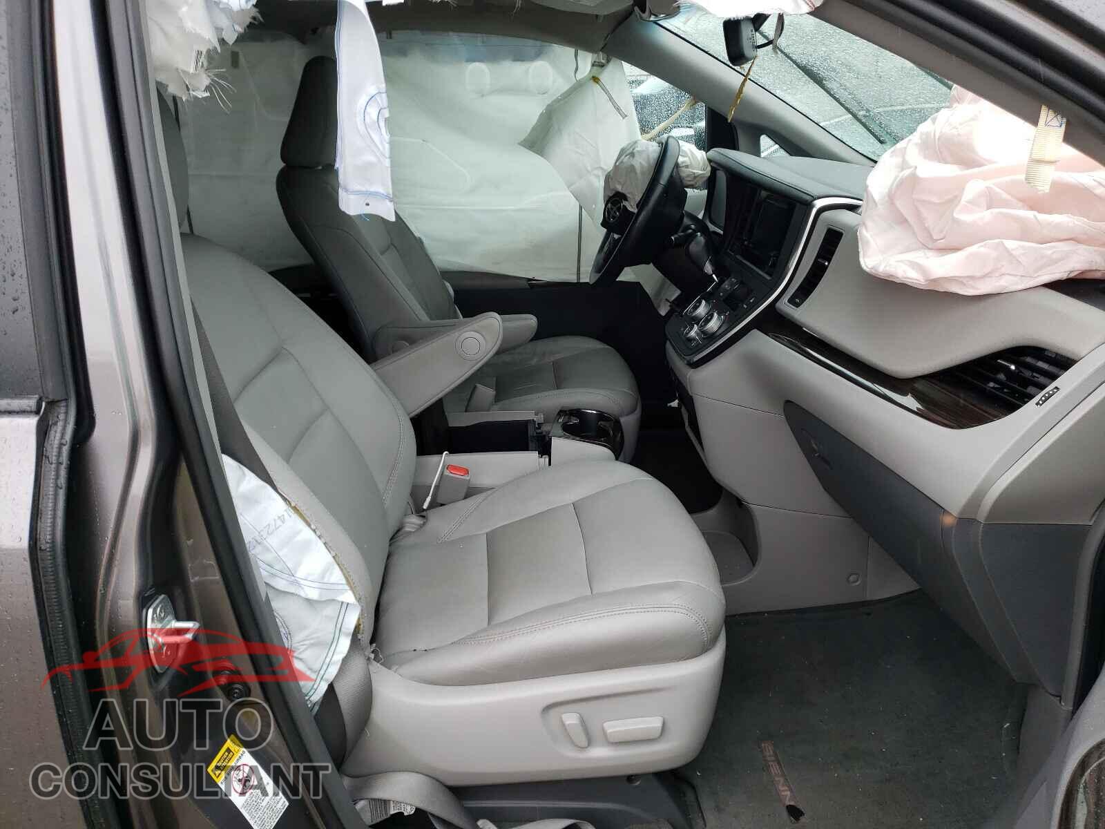 TOYOTA SIENNA 2017 - 5TDYZ3DC0HS857572