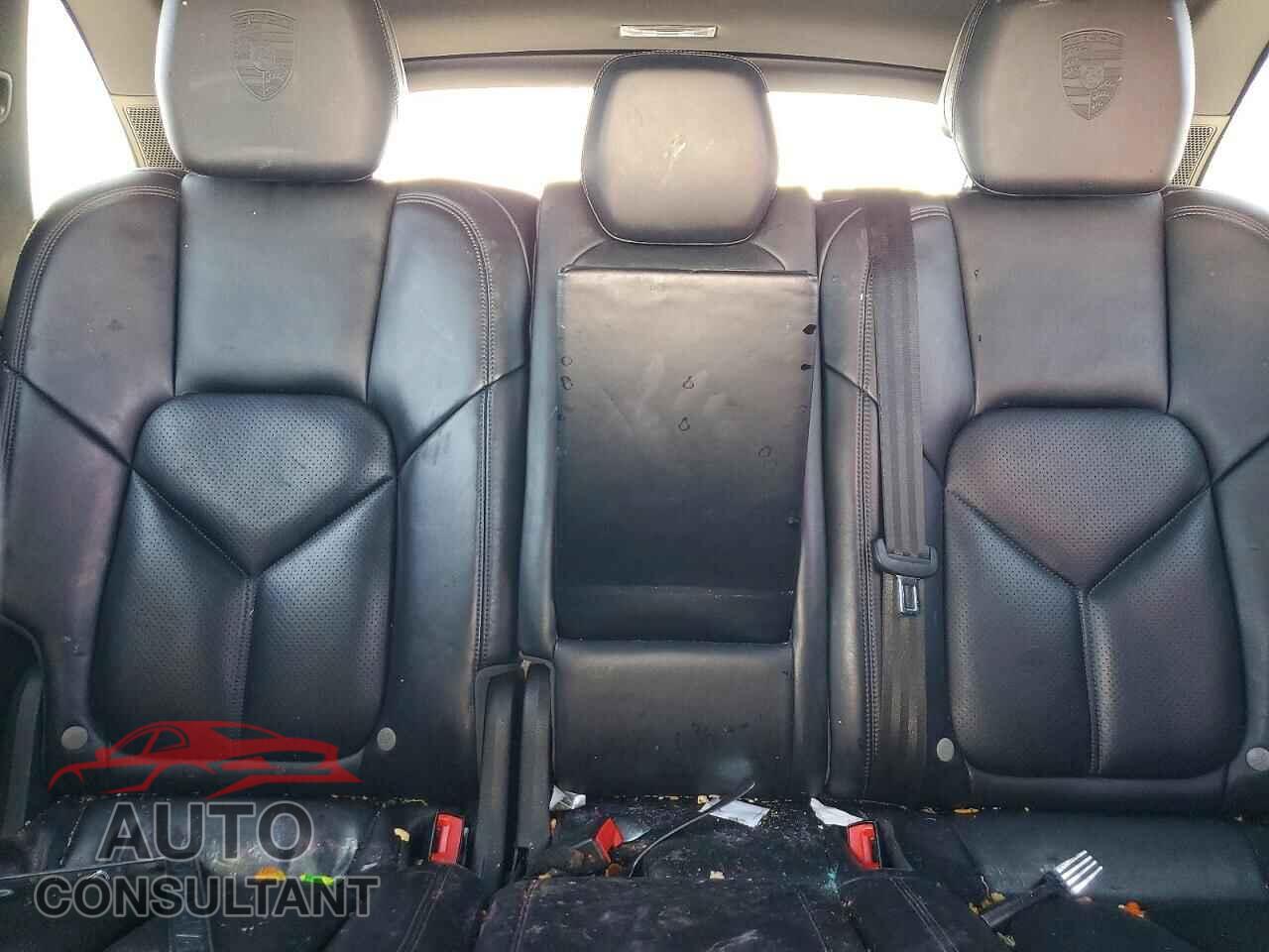 PORSCHE CAYENNE 2017 - WP1AA2A28HKA87626