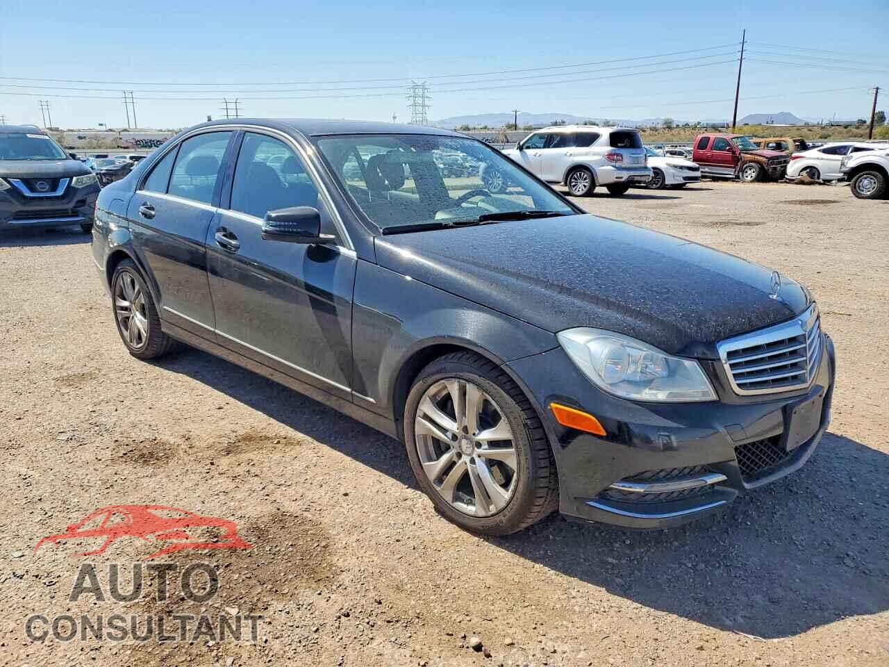 MERCEDES-BENZ C-CLASS 2013 - WDDGF8AB8DR258785