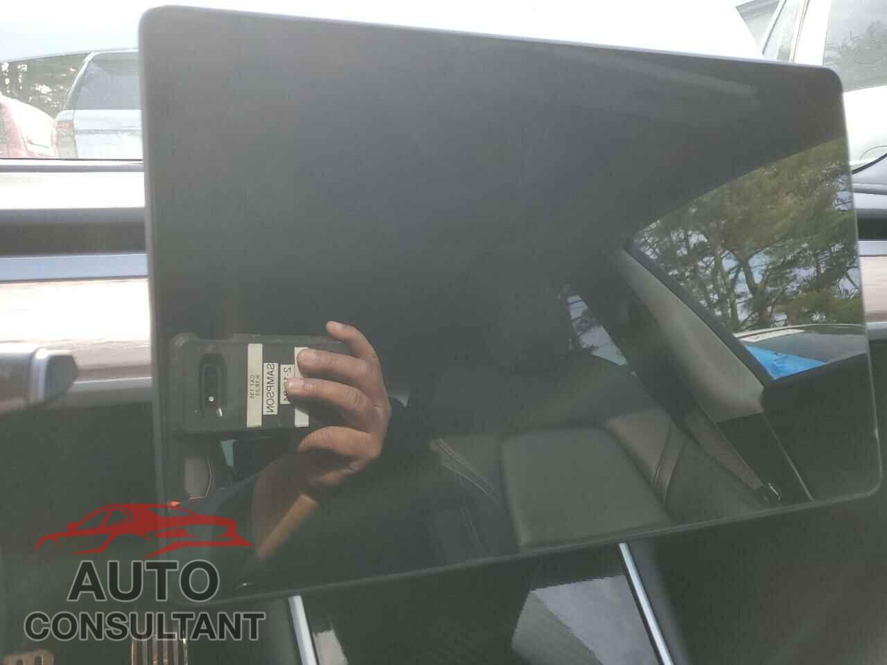 TESLA MODEL 3 2018 - 5YJ3E1EB1JF121976