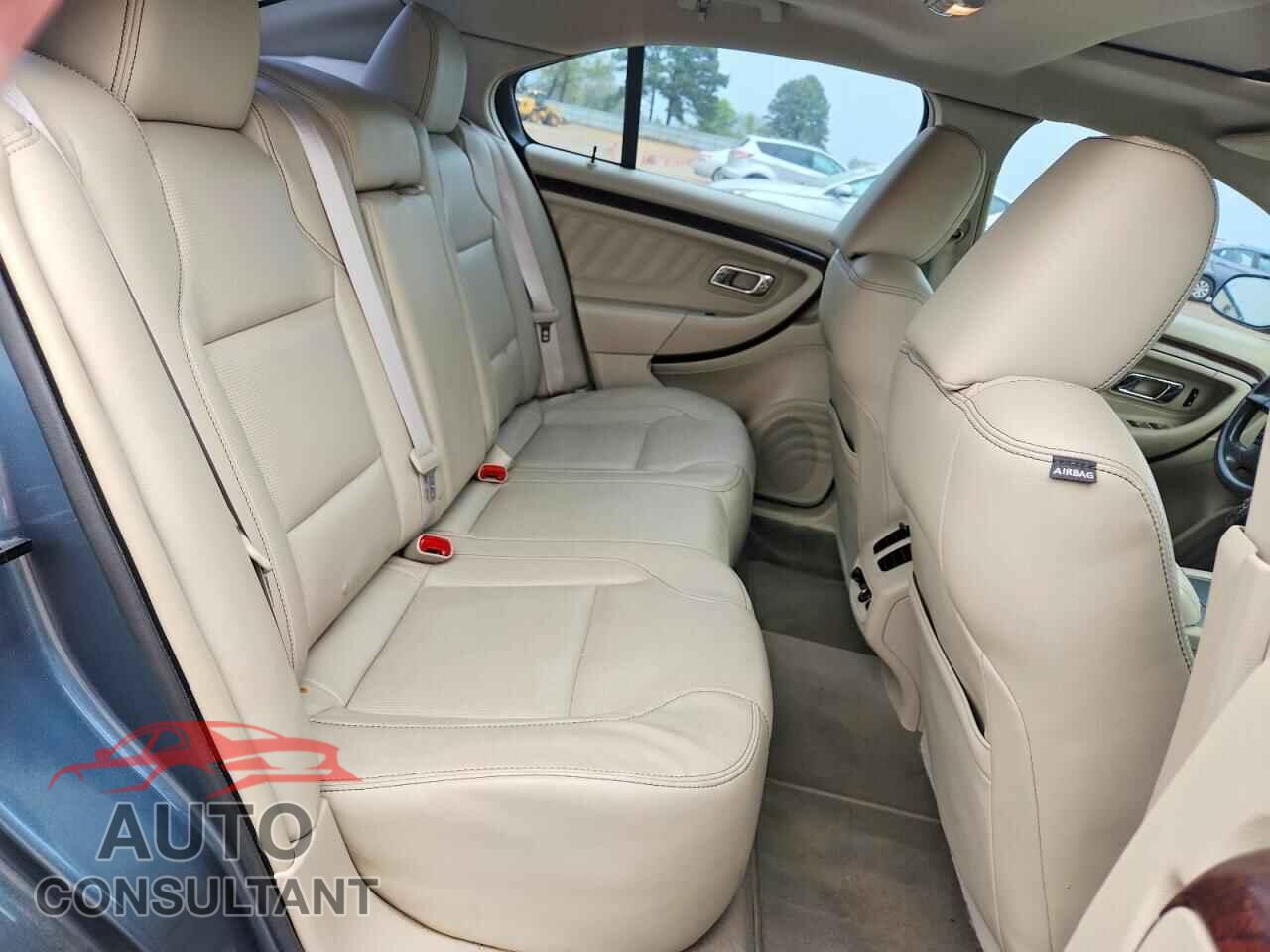 FORD TAURUS 2010 - 1FAHP2FW5AG106254