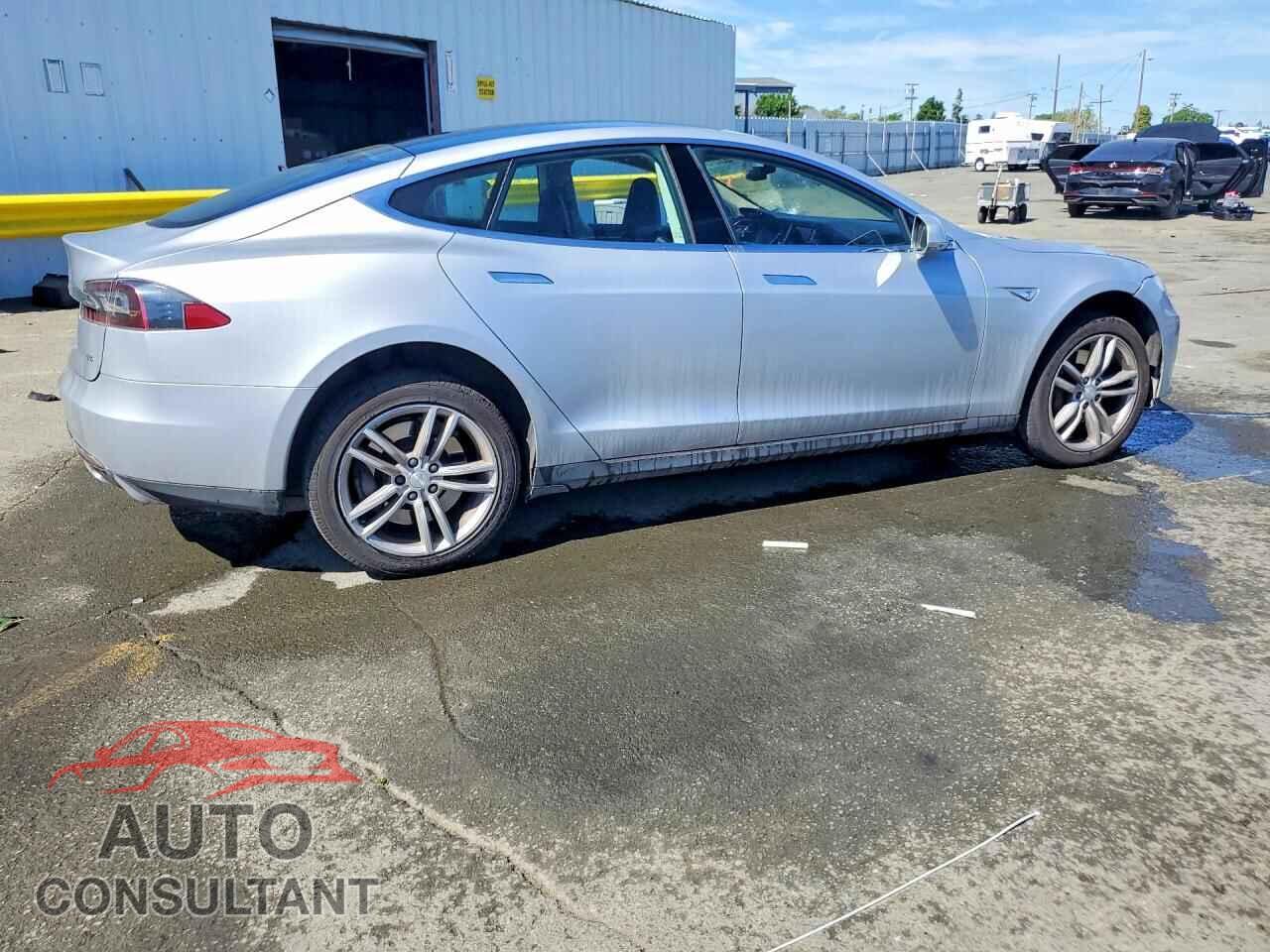 TESLA MODEL S 2013 - 5YJSA1CN0DFP13653
