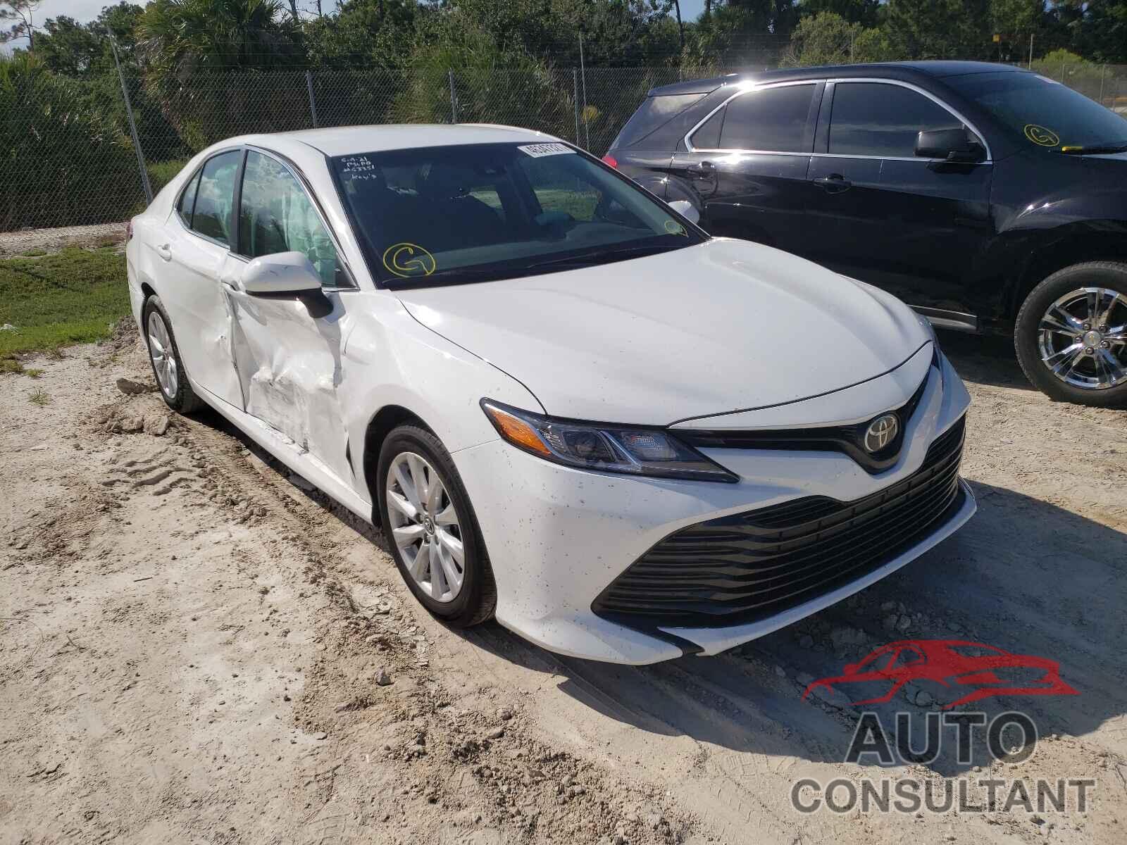 TOYOTA CAMRY 2018 - 4T1B11HK1JU668705