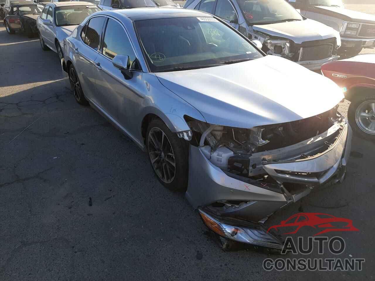 TOYOTA CAMRY 2018 - 4T1B61HK4JU026545