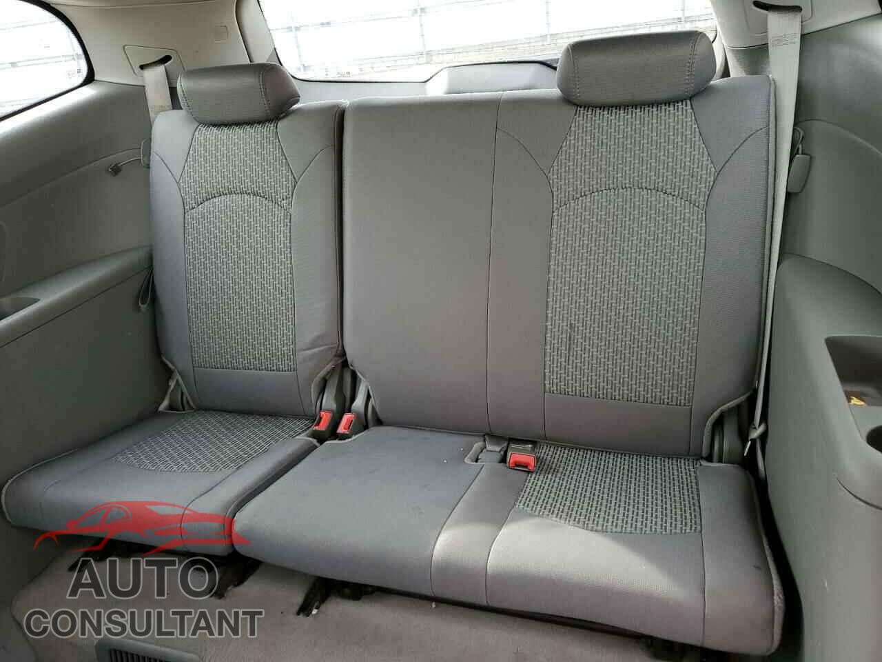 CHEVROLET TRAVERSE 2012 - 1GNKRFED0CJ388575