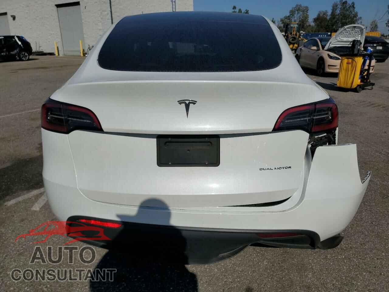 TESLA MODEL Y 2023 - 7SAYGDEE9PF886313