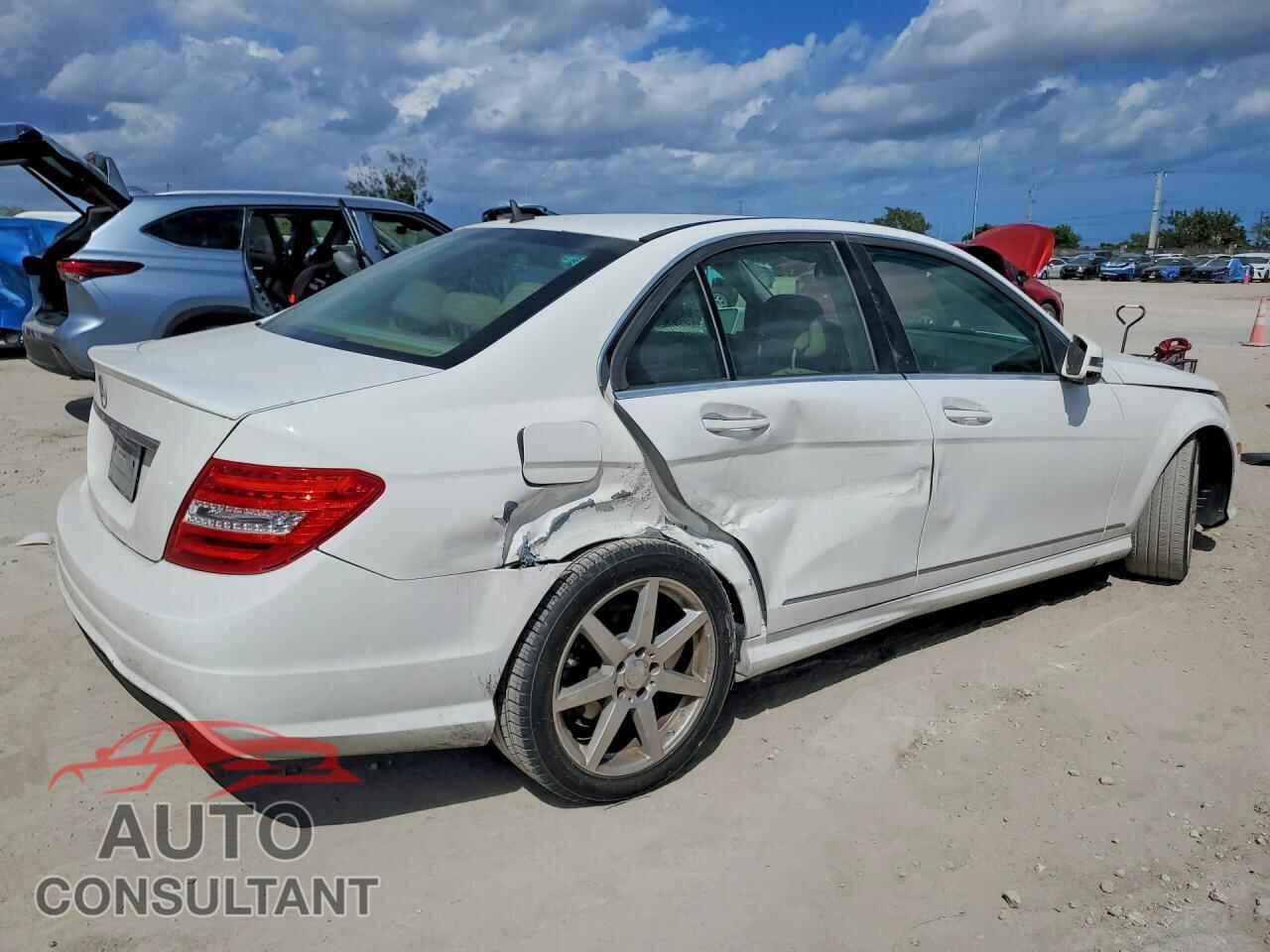 MERCEDES-BENZ C-CLASS 2014 - WDDGF4HB7EA963561