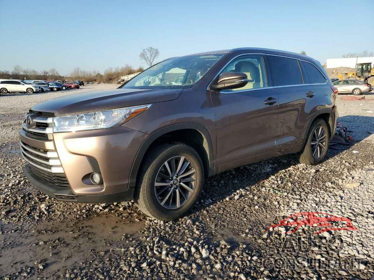 TOYOTA HIGHLANDER 2018 - 5TDKZRFH5JS272963