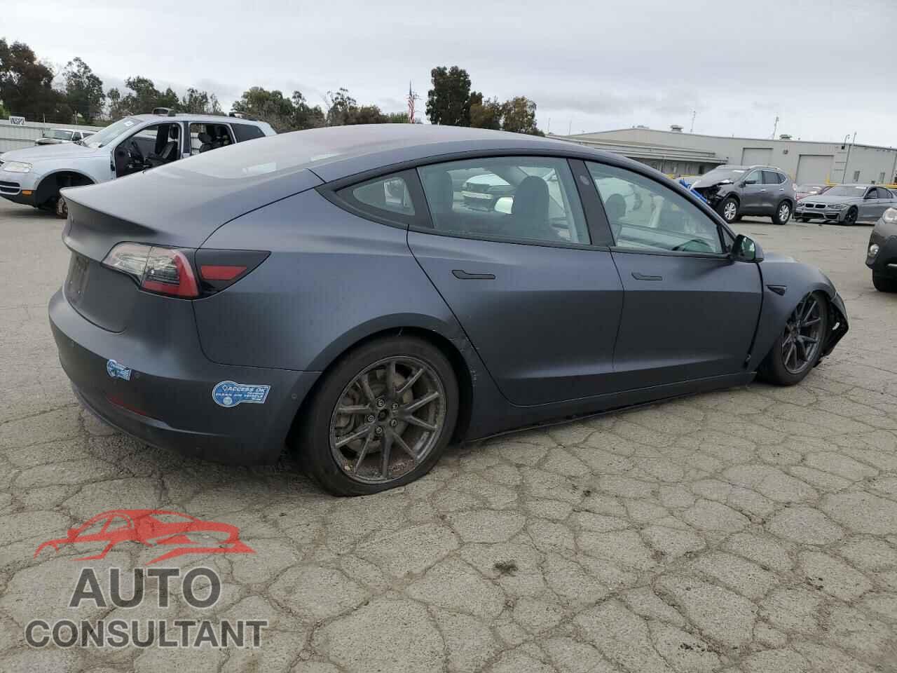TESLA MODEL 3 2018 - 5YJ3E1EA7JF040214