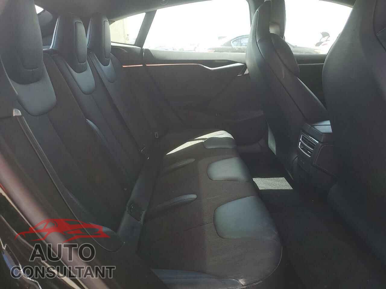 TESLA MODEL S 2017 - 5YJSA1E13HF209789