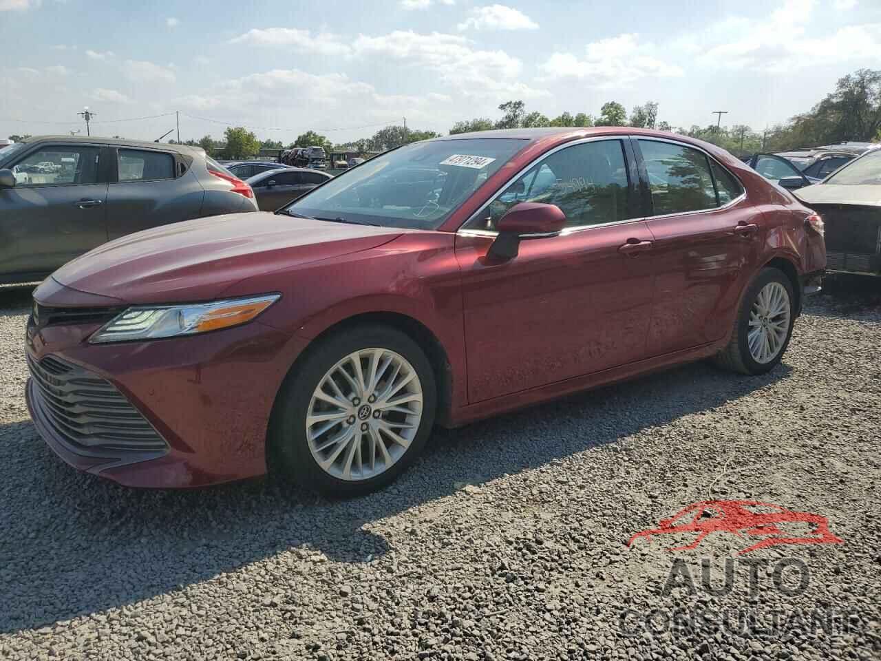 TOYOTA CAMRY 2018 - 4T1B11HK9JU533990