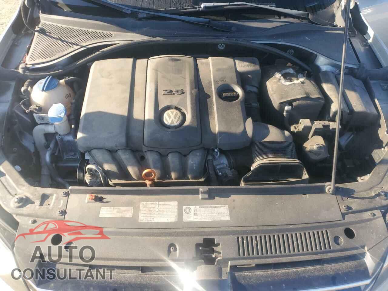 VOLKSWAGEN PASSAT 2012 - 1VWAP7A30CC017723