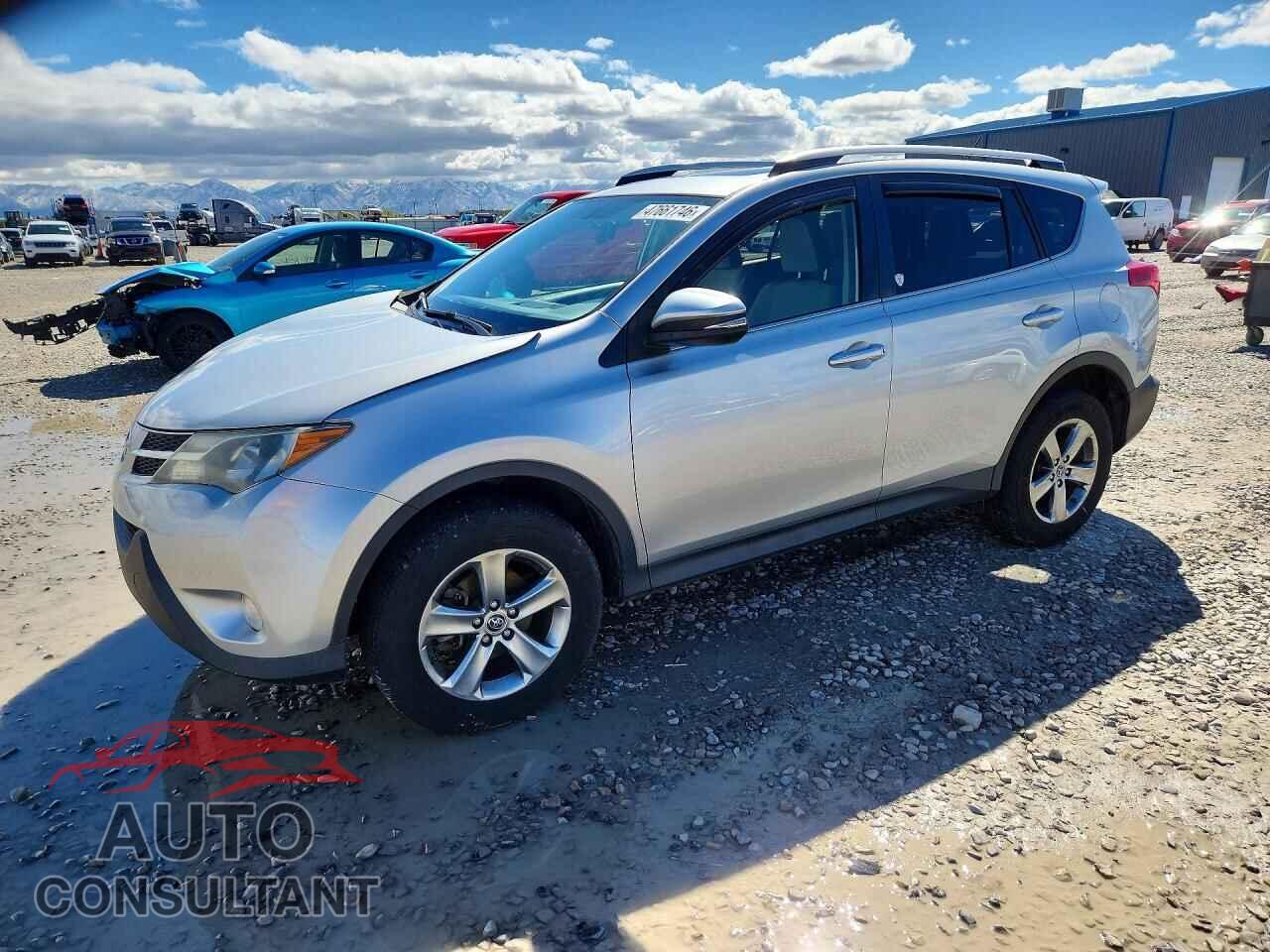 TOYOTA RAV4 2015 - JTMRFREV7FJ033885