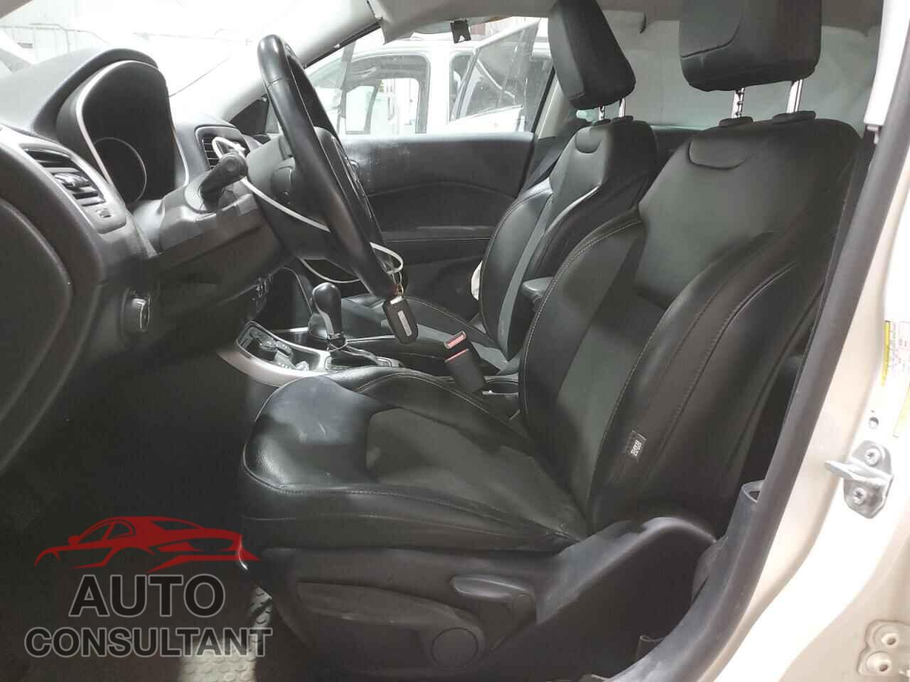 JEEP COMPASS 2018 - 3C4NJDBB2JT284115