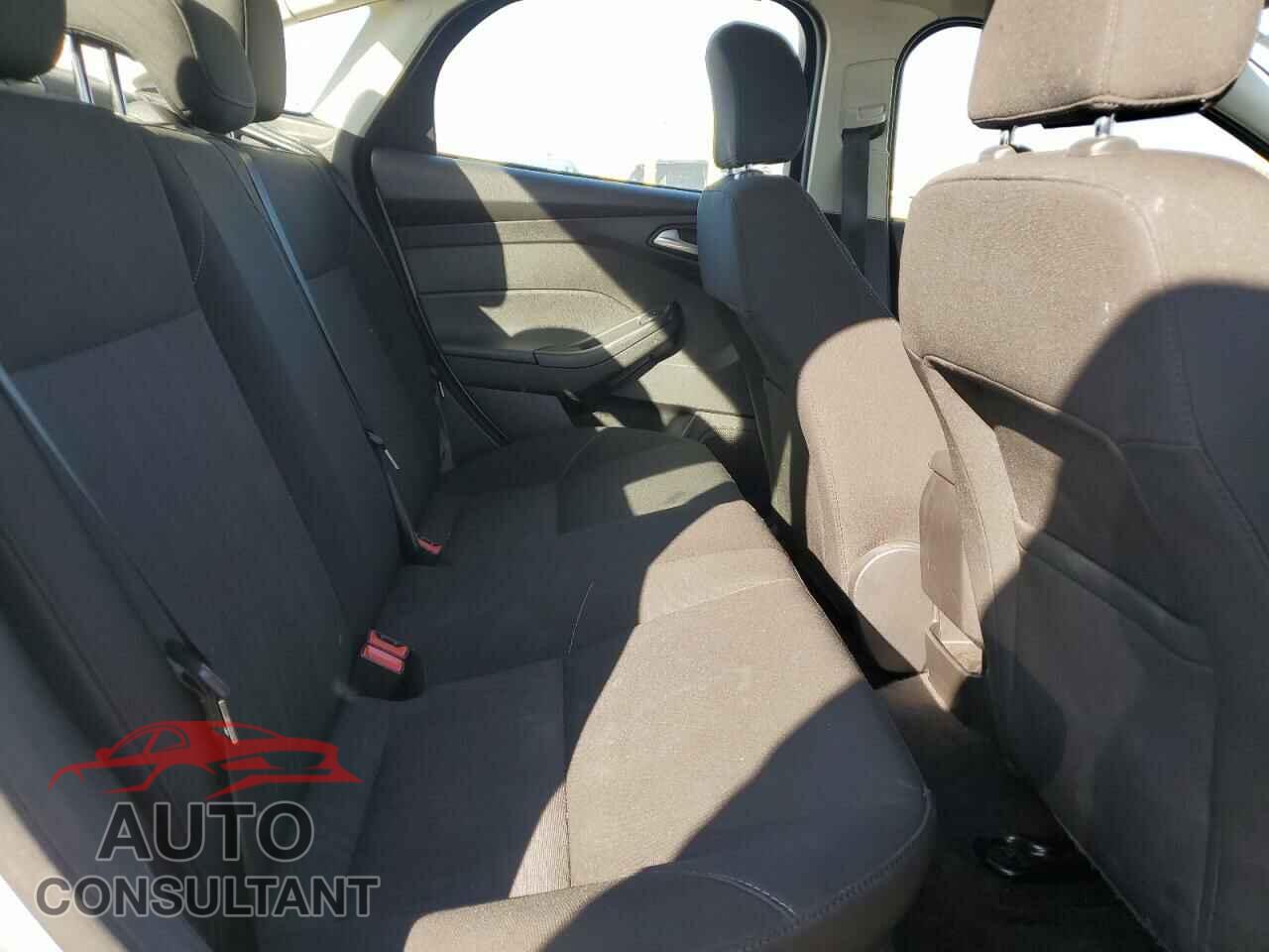 FORD FOCUS 2017 - 1FADP3F20HL335119
