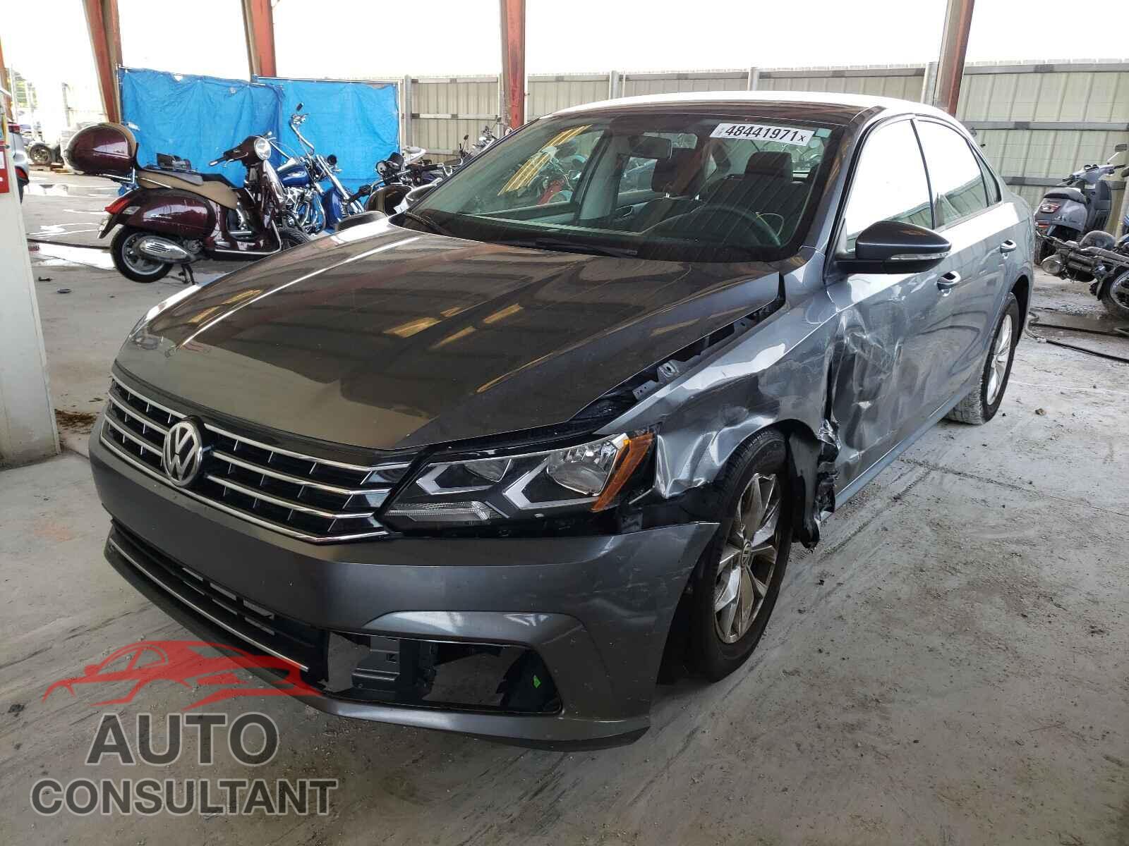 VOLKSWAGEN PASSAT 2018 - 1VWAA7A35JC026304