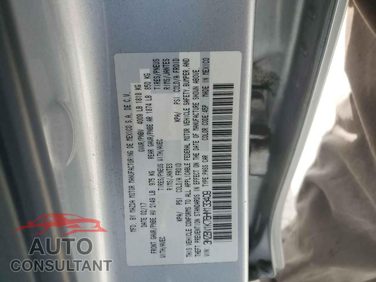MAZDA 3 2017 - 3MZBN1K76HM133409