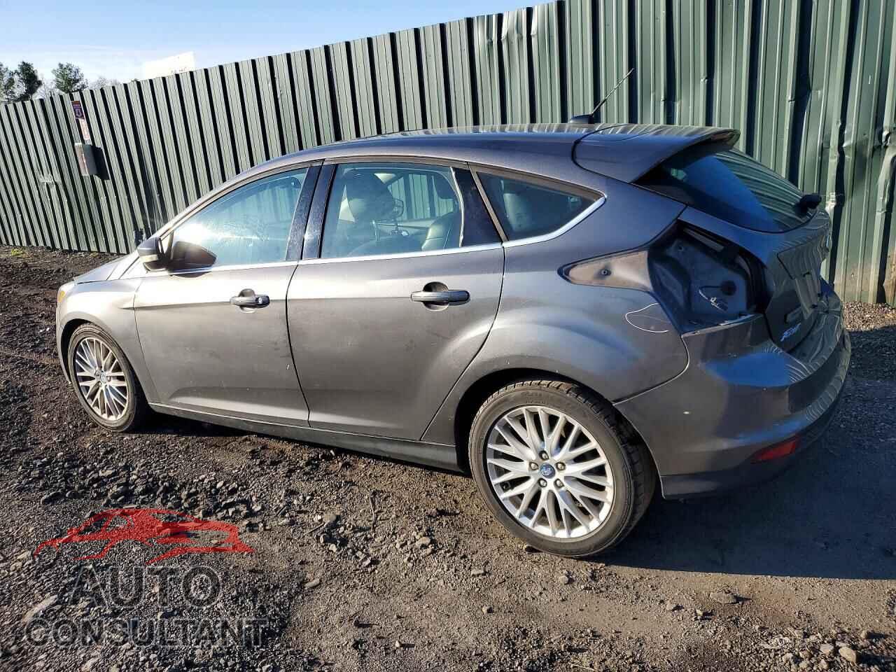 FORD FOCUS 2012 - 1FAHP3M26CL175728