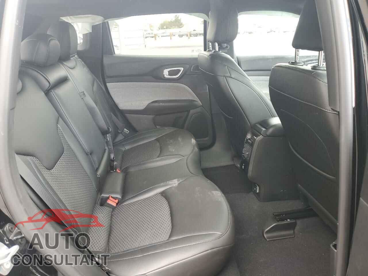 JEEP COMPASS 2017 - 3C4NJDBN8ST547719