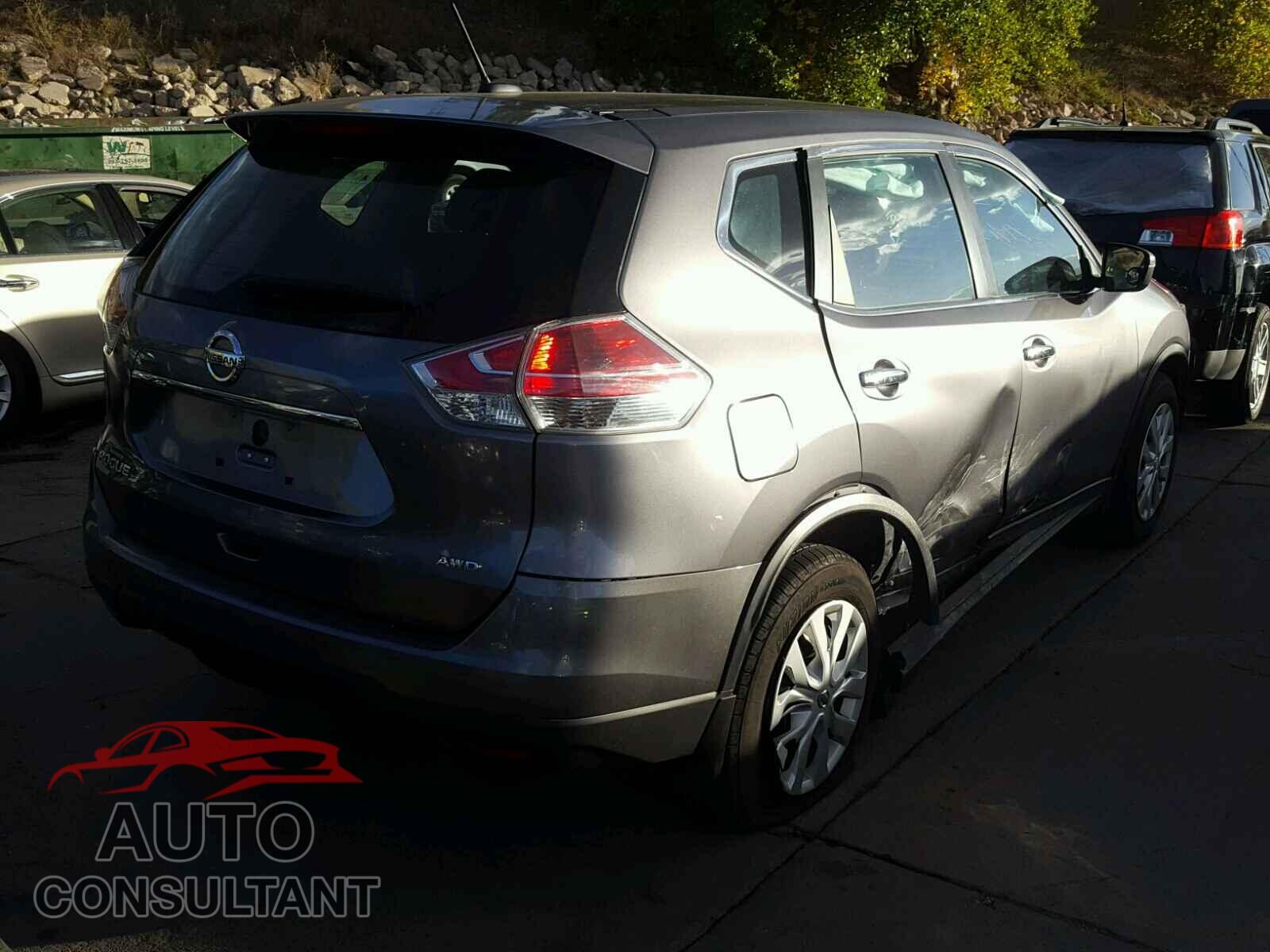 NISSAN ROGUE S 2015 - KNMAT2MVXFP589765